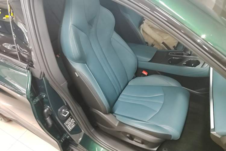Used MG 7 2025 2.0T 405 AT Luxury Edition Right Front Seat