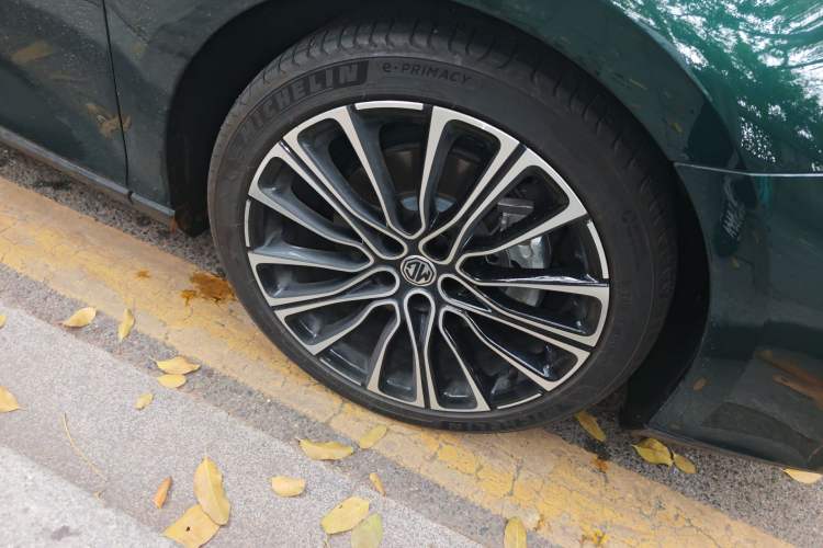 Used MG 7 2025 1.5T 300 DCT Elegant Edition Right Front Wheel Hub