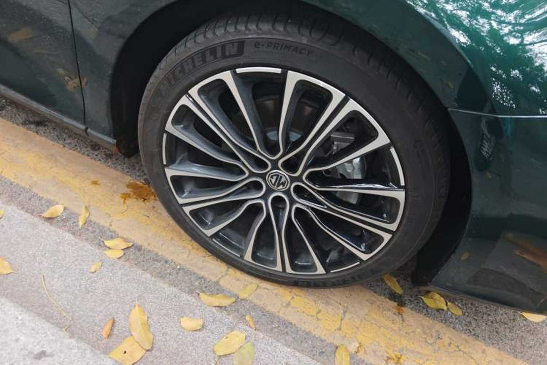 Used MG 7 2025 1.5T 300 DCT Elegant Edition Right Front Wheel Hub