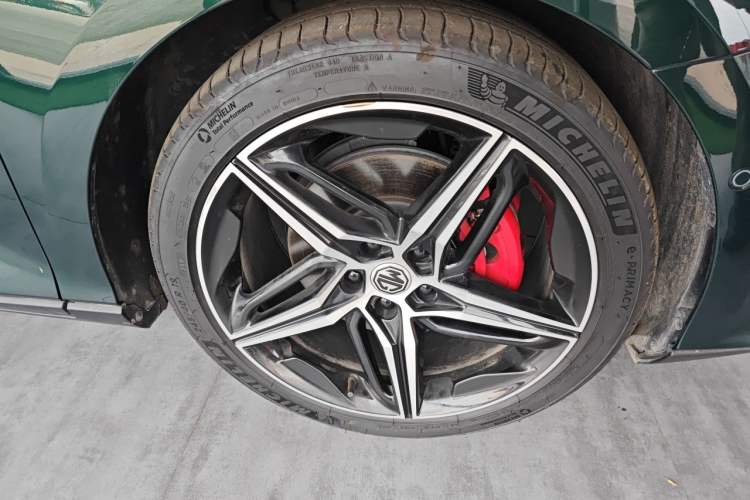 Used MG 7 2025 2.0T Trophy+ Super Intelligent Driving Edition Right Front Wheel Hub