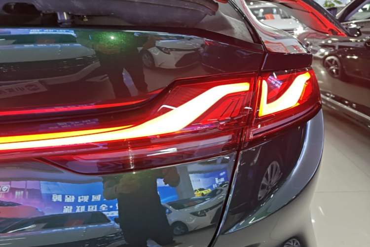 Used MG 7 2025 2.0T Trophy+ Super Sport Edition Right Rear Taillight