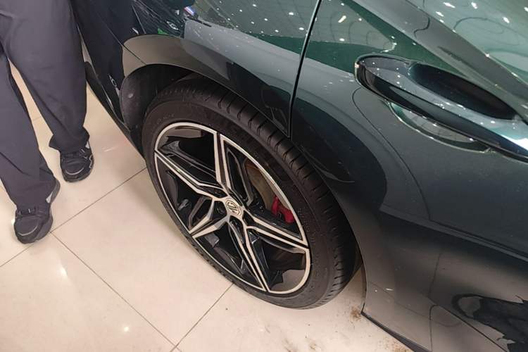 Used MG 7 2025 2.0T Trophy+ Super Intelligent Driving Edition Right Rear Wheel Hub