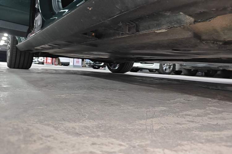 Used MG 7 2025 2.0T 405 AT Luxury Edition Right Side Sill