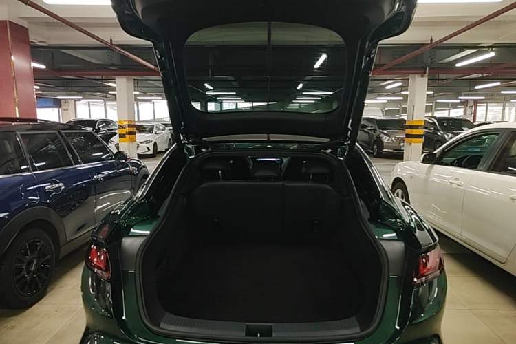 Used MG 7 2025 2.0T 405 AT Luxury Edition Trunk