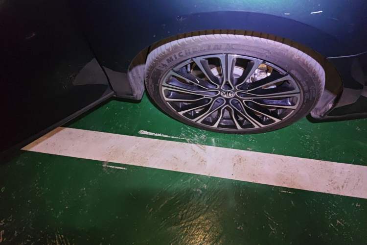 Used MG 7 2025 1.5T 300 DCT Elegant Edition Right Front Wheel Hub
