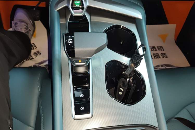 Used MG 7 2025 2.0T 405 AT Luxury Edition Gear Lever