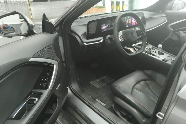 Used MG 7 2025 2.0T 405 AT Luxury Edition Driver Seat