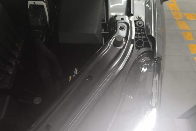 Used MG 7 2025 2.0T 405 AT Luxury Edition Engine Bay Left