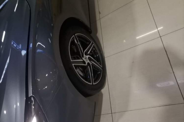 Used MG 7 2025 1.5T 300 DCT Luxury Edition Left Front Wheel Hub