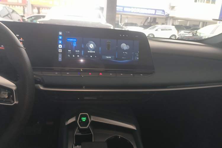 Used MG 7 2025 1.5T 300 DCT Luxury Edition Center Console
