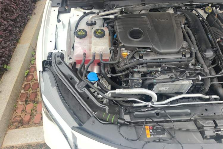 Used MG 7 2025 1.5T 300 DCT Elegant Edition Engine Bay Right
