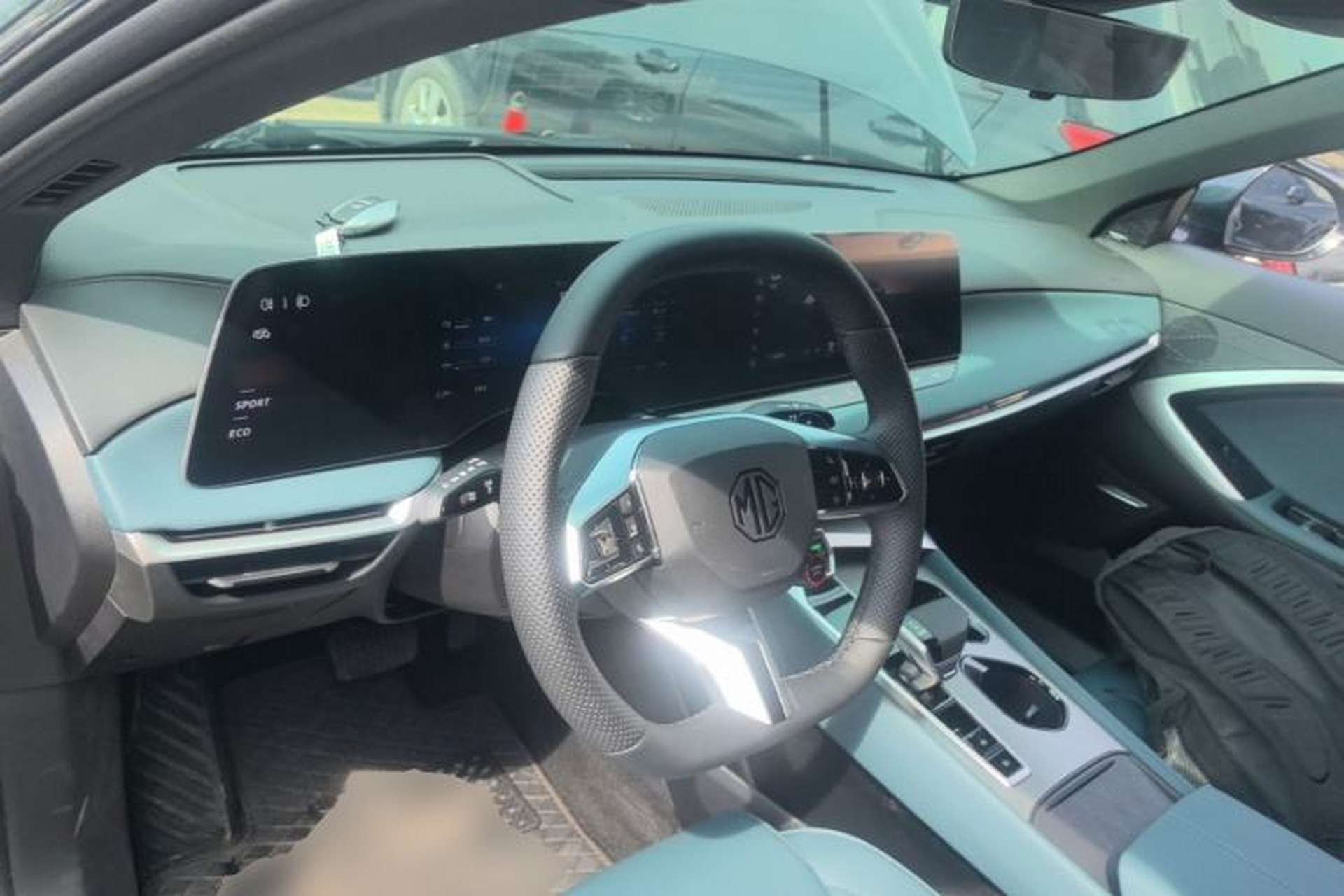 Used MG 7 2026 Model 2.0T 405 AT Luxury Edition Center Console