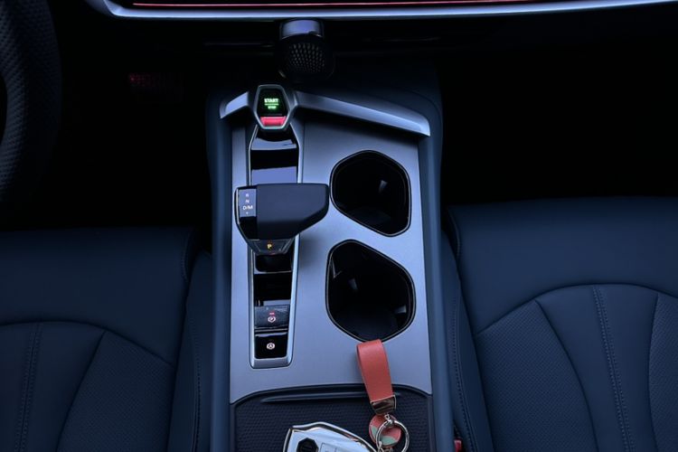Used MG 7 2026 Model 2.0T 405 AT Luxury Edition Gear Lever