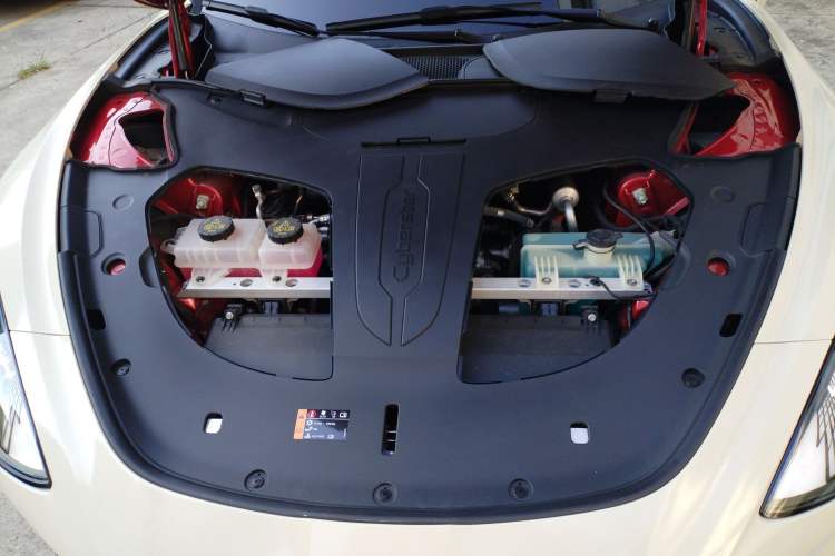 Used MG Cyberster 2024 520 km Legendary All-Wheel-Drive Version Engine Bay