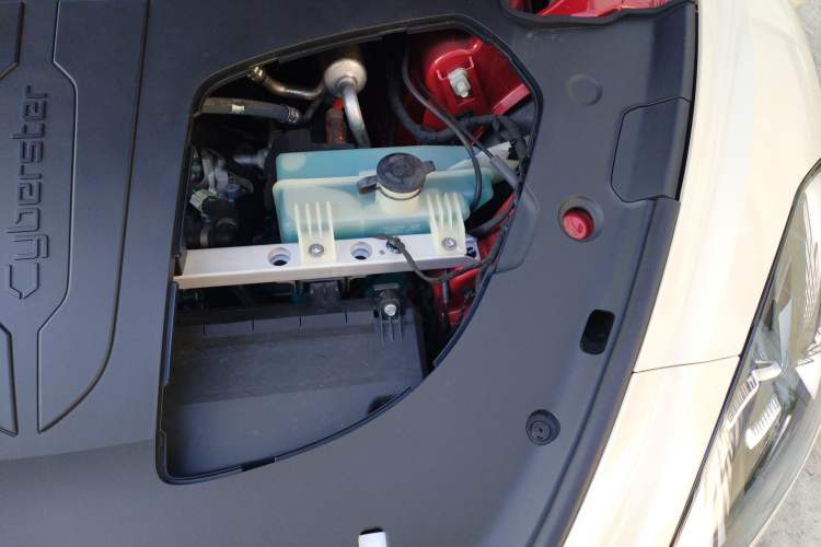 Used MG Cyberster 2024 520 km Legendary All-Wheel-Drive Version Engine Bay Left