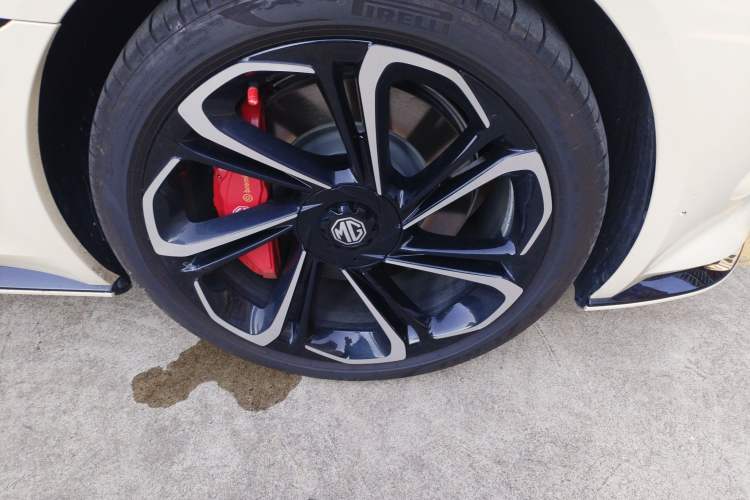 Used MG Cyberster 2024 520 km Legendary All-Wheel-Drive Version Right Front Wheel Hub