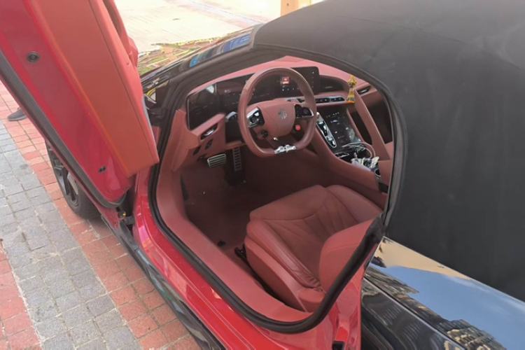 Used MG Cyberster 2024 501km Charming & Heartwarming Edition Interior 4