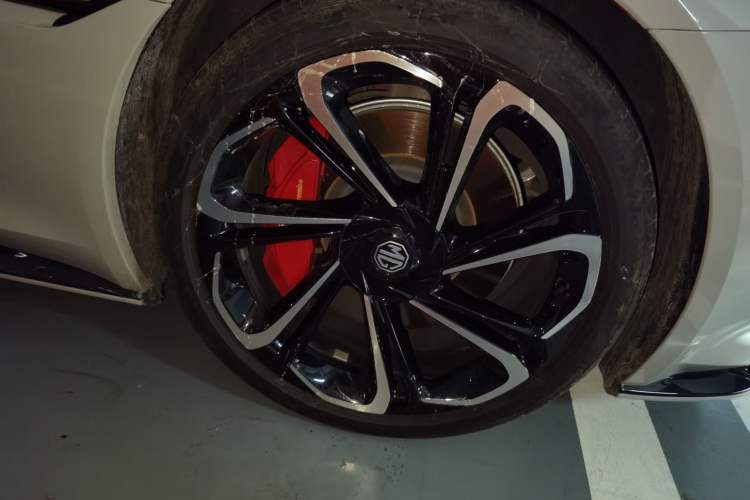 Used MG Cyberster 2024 580 km Ultra-Long Range Version Right Front Wheel Hub