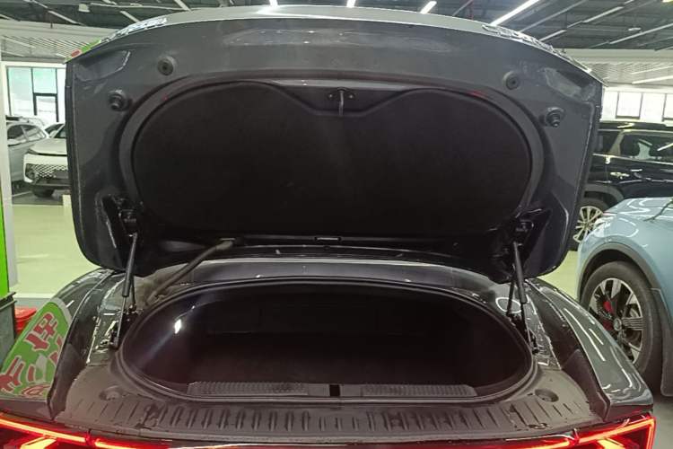 Used MG Cyberster 2024 580 km Ultra-Long Range Version Trunk