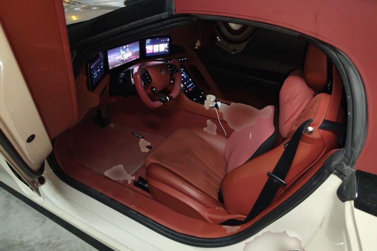 Used MG Cyberster 2024 520 km Legendary All-Wheel-Drive Red Canopy Version Driver Seat