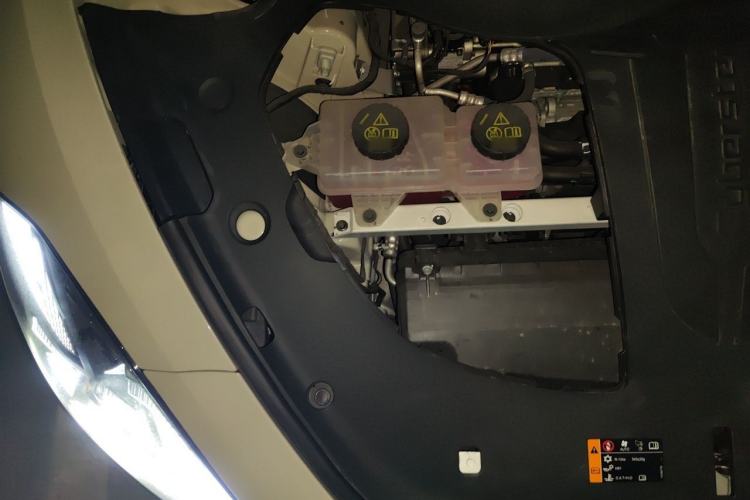 Used MG Cyberster 2024 520 km Legendary All-Wheel-Drive Red Canopy Version Engine Bay Right