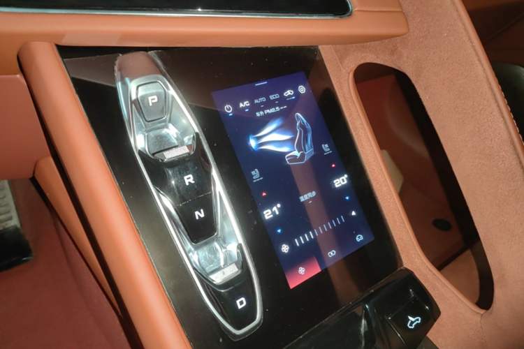Used MG Cyberster 2024 501km Charming & Heartwarming Edition Audio And AC Panel