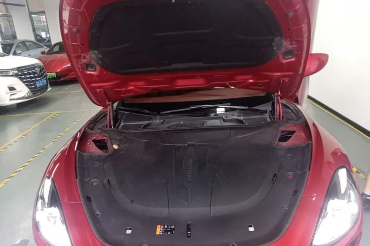 Used MG Cyberster 2024 520 km Legendary All-Wheel-Drive Version Engine Bay
