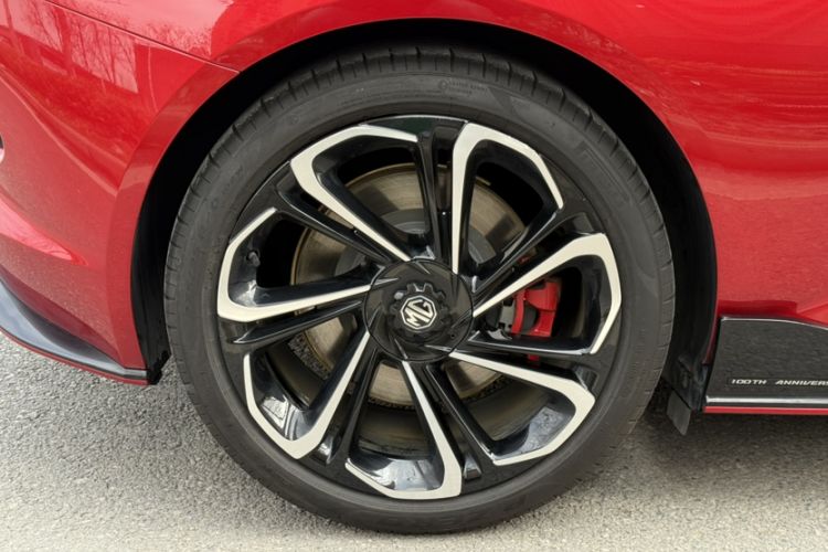 Used MG Cyberster 2024 520 km Legendary All-Wheel-Drive Version Exterior 9