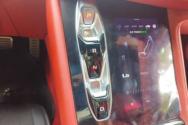 Used MG Cyberster 2024 501km Charming & Heartwarming Edition Gear Lever