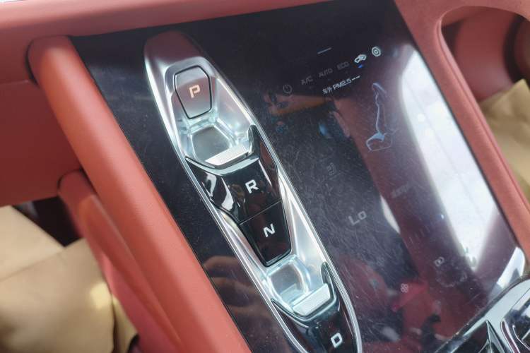 Used MG Cyberster 2024 501km Charming & Heartwarming Edition Gear Lever