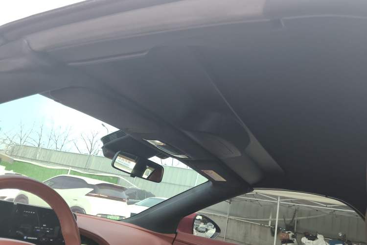 Used MG Cyberster 2024 580 km Ultra-Long Range Version Headliner
