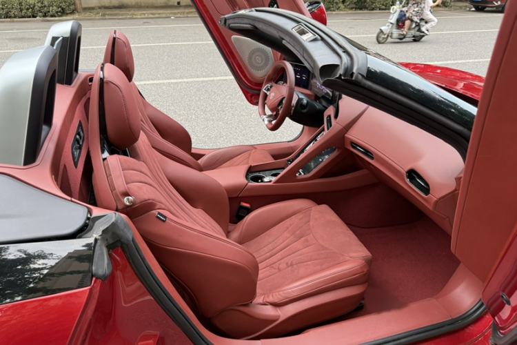 Used MG Cyberster 2024 580 km Ultra-Long Range Version Interior 10