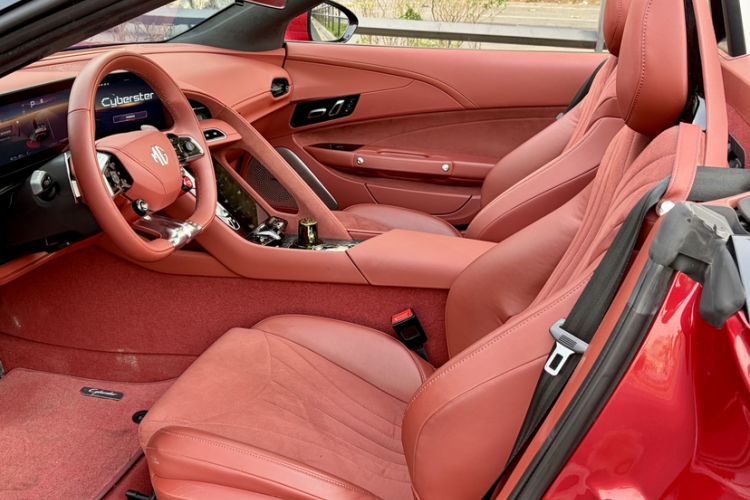 Used MG Cyberster 2024 580 km Ultra-Long Range Version Interior 2