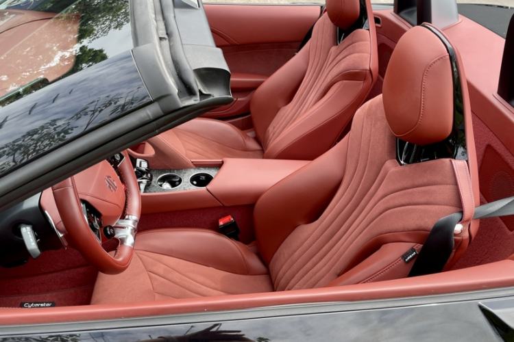Used MG Cyberster 2024 501km Charming & Heartwarming Edition Interior 4