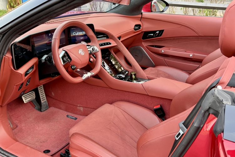 Used MG Cyberster 2024 580 km Ultra-Long Range Version Interior 4