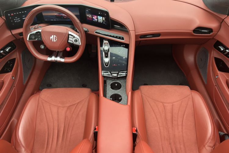Used MG Cyberster 2024 520 km Legendary All-Wheel-Drive Version Interior 8