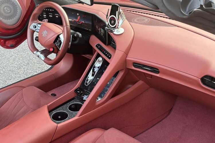 Used MG Cyberster 2024 501km Charming & Heartwarming Edition Interior 9