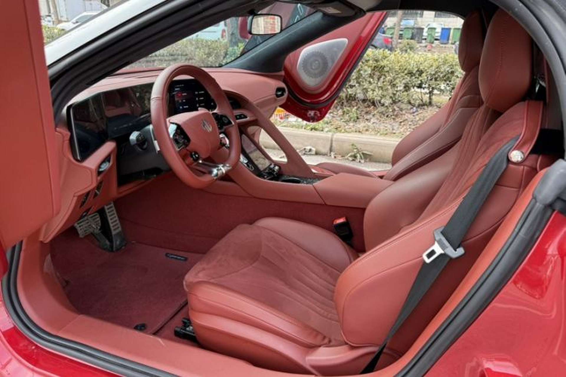 Used MG Cyberster 2024 520 km Legendary All-Wheel-Drive Version Left Front Seat