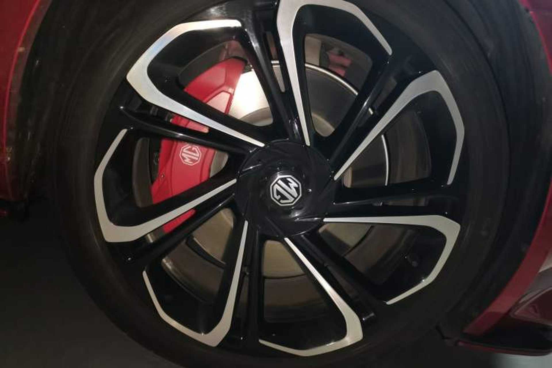 Used MG Cyberster 2024 520 km Legendary All-Wheel-Drive Version Right Front Wheel Hub