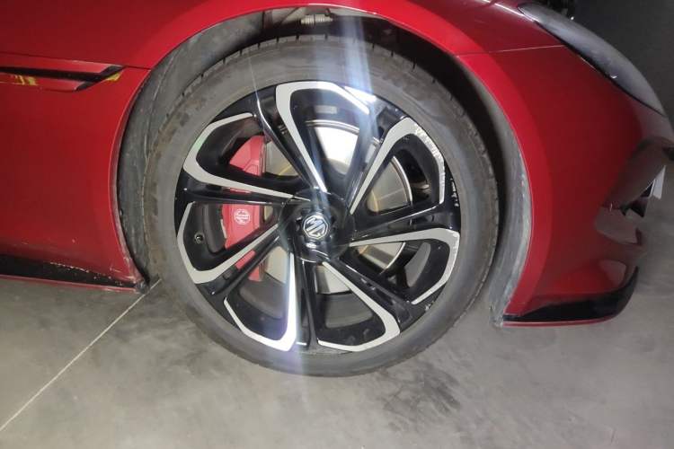 Used MG Cyberster 2024 580 km Ultra-Long Range Version Right Front Wheel Hub
