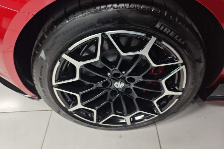 Used MG Cyberster 2024 501km Charming & Heartwarming Edition Right Rear Wheel Hub