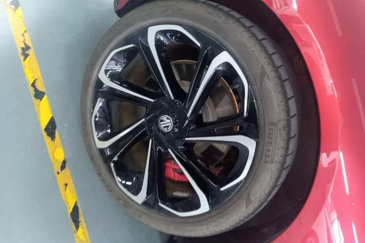 Used MG Cyberster 2024 520 km Legendary All-Wheel-Drive Version Right Rear Wheel Hub