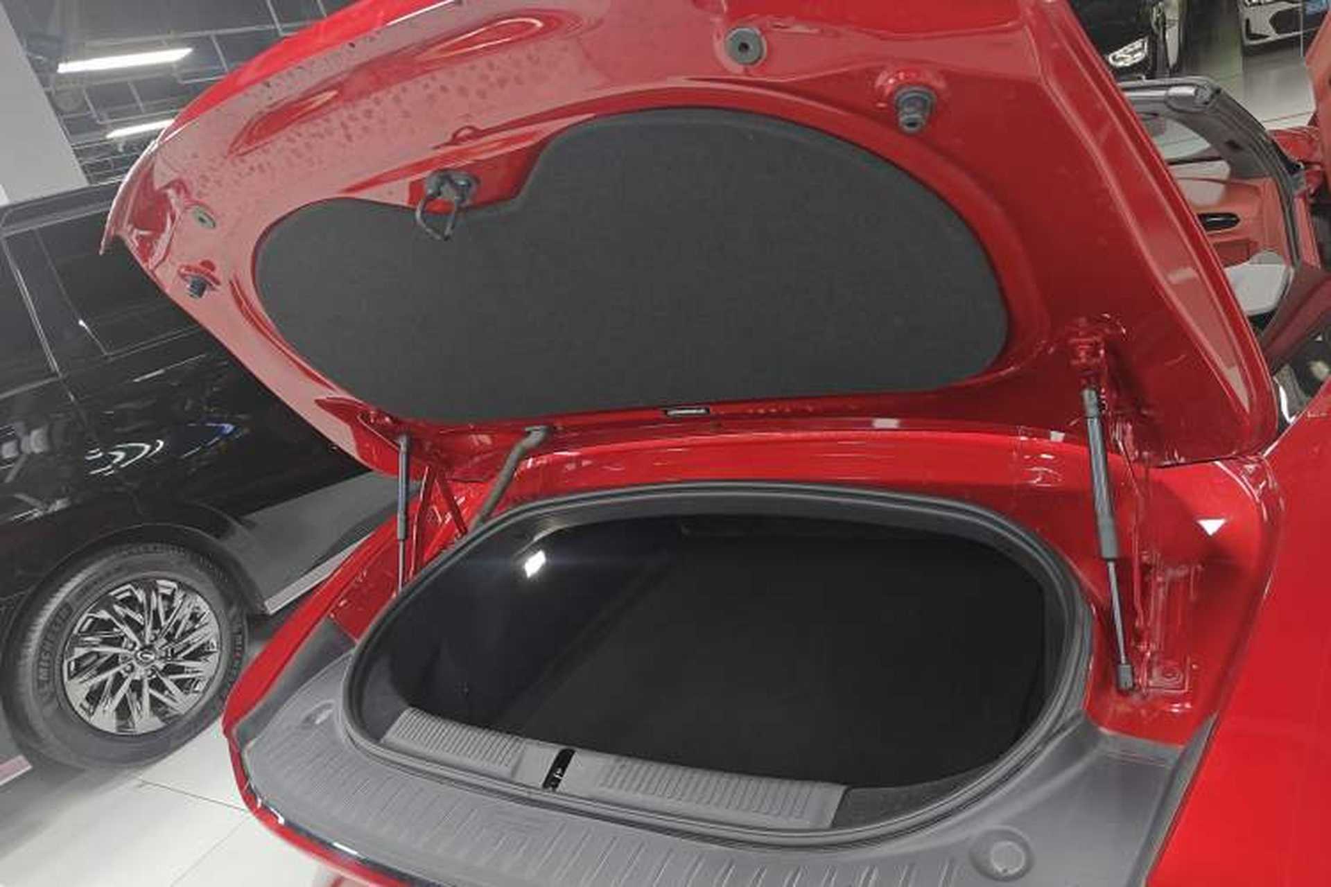 Used MG Cyberster 2024 501km Charming & Heartwarming Edition Trunk
