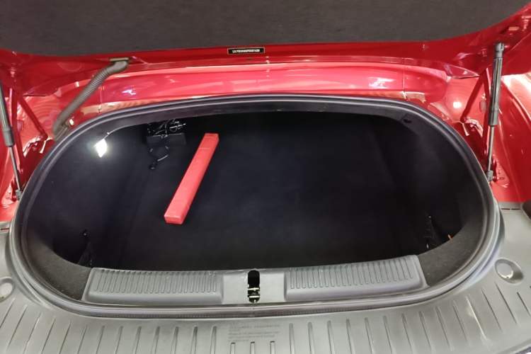 Used MG Cyberster 2024 501km Charming & Heartwarming Edition Trunk