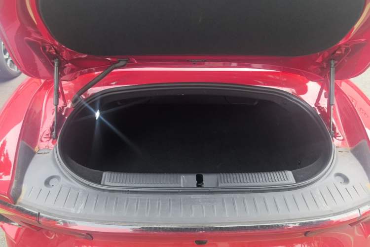 Used MG Cyberster 2024 501km Charming & Heartwarming Edition Trunk