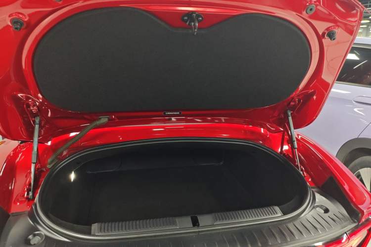 Used MG Cyberster 2024 501km Charming & Heartwarming Edition Trunk