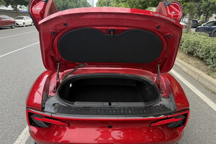 Used MG Cyberster 2024 580 km Ultra-Long Range Version Trunk