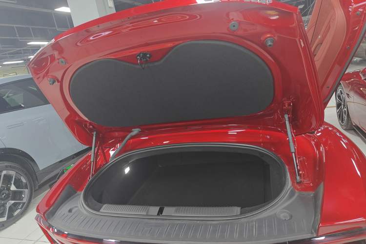 Used MG Cyberster 2024 501km Charming & Heartwarming Edition Trunk