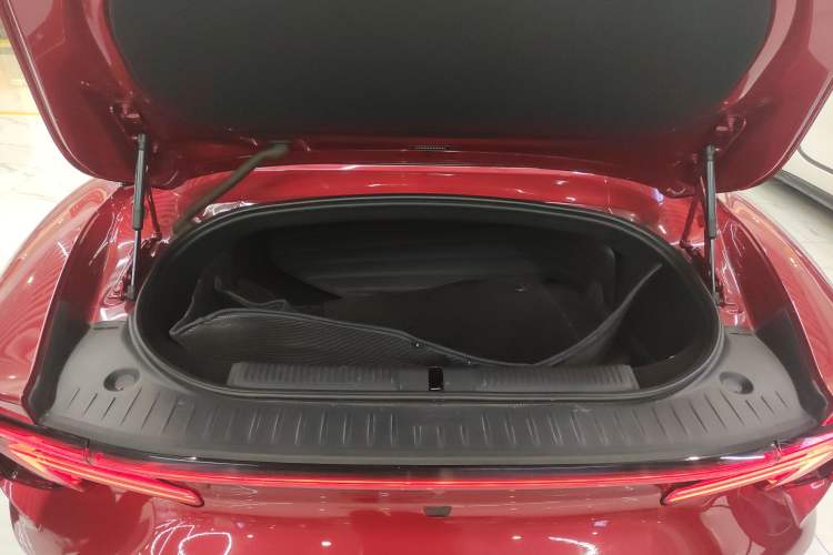 Used MG Cyberster 2024 501km Charming & Heartwarming Edition Trunk