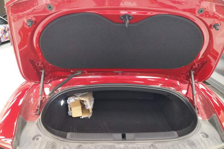Used MG Cyberster 2024 580 km Ultra-Long Range Version Trunk